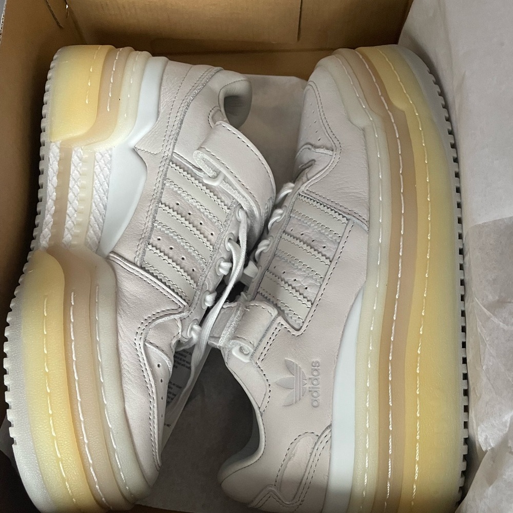 Adidas triple platforum low in Crystal white